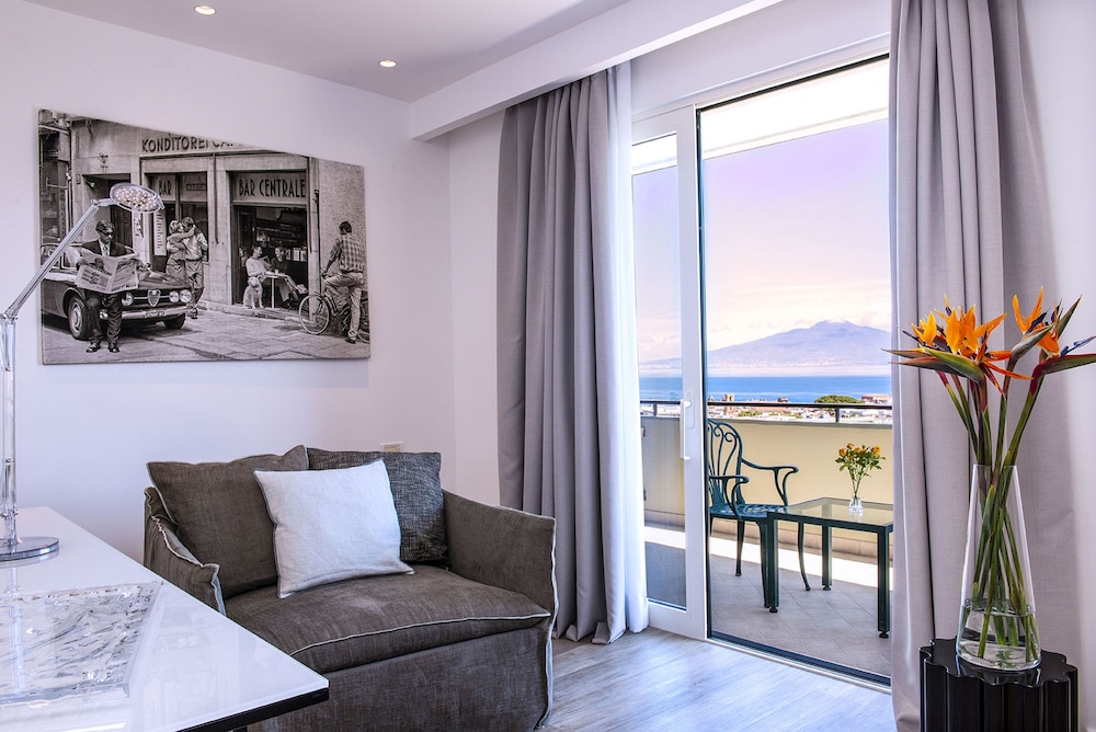 Hilton Sorrento Palace — Hotel rooms in Sorrento, Campania