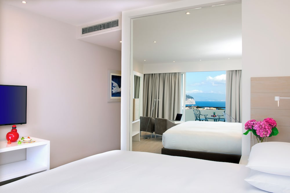 Hilton Sorrento Palace — Hotel rooms in Sorrento, Campania