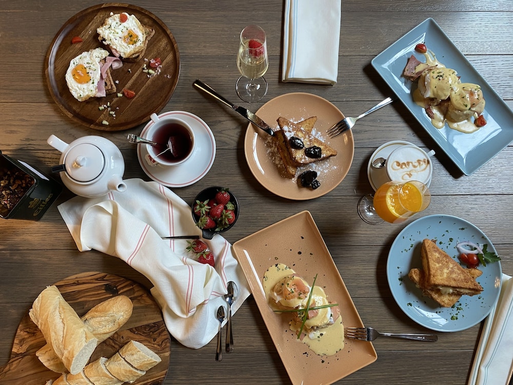 Canopy by Hilton Zagreb - City Centre — Restaurant & bars in Zagreb, Zagreb (city)