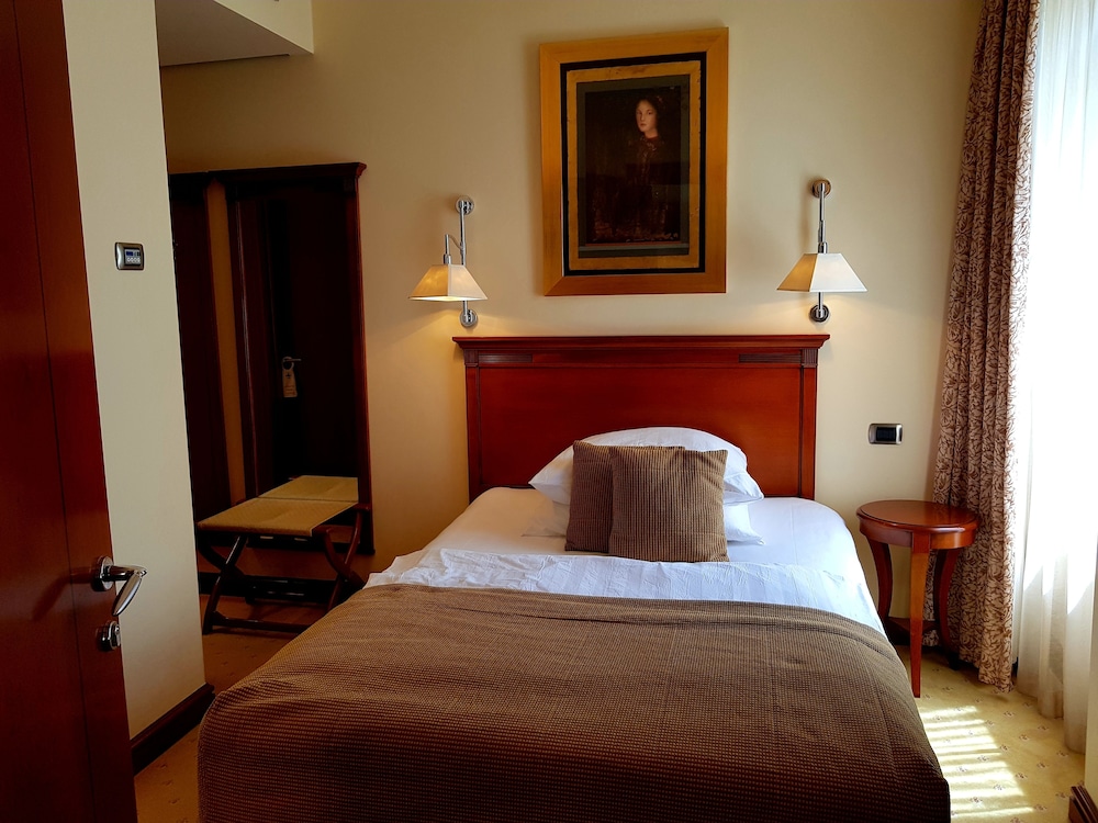 Best Western Premier Hotel Astoria — Hotel rooms in Zagreb, Zagreb (city)