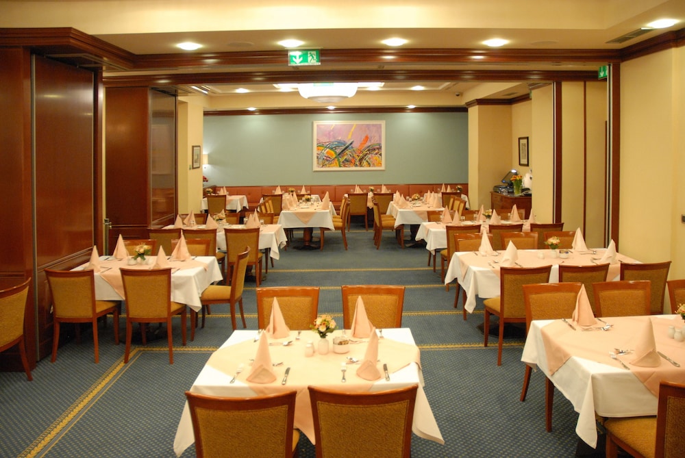 Best Western Premier Hotel Astoria — Restaurant & bars in Zagreb, Zagreb (city)