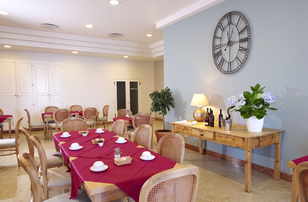 Hotel Punta Nord - Est — Restaurant & bars in Castellammare del Golfo, Sicily