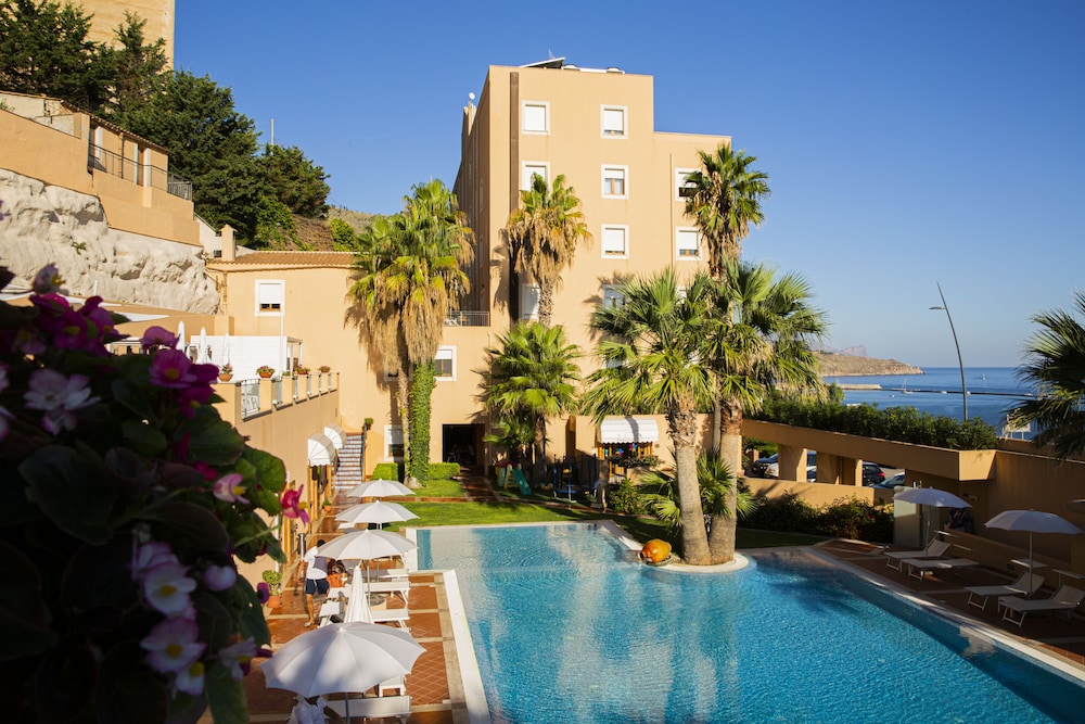 Hotel Punta Nord - Est — Swimming pool in Castellammare del Golfo, Sicily