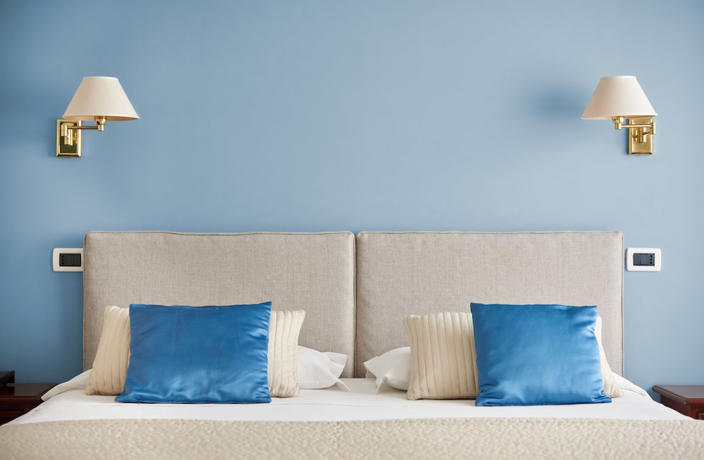 Hotel Punta Nord - Est — Hotel rooms in Castellammare del Golfo, Sicily