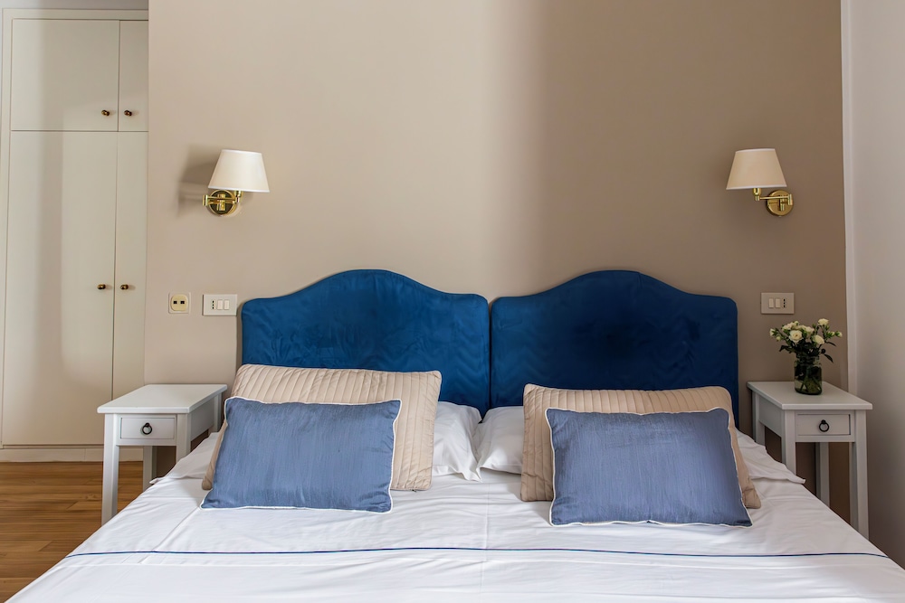 Hotel Punta Nord - Est — Hotel rooms in Castellammare del Golfo, Sicily