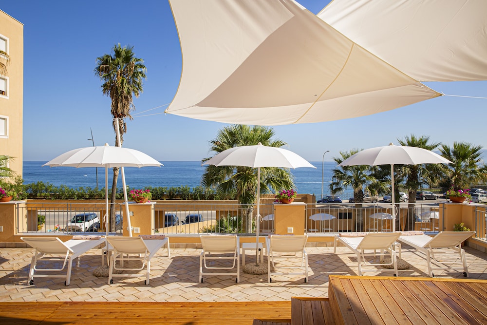 Hotel Punta Nord - Est — Beach in Castellammare del Golfo, Sicily