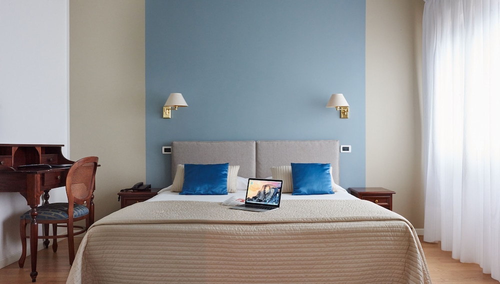 Hotel Punta Nord - Est — Hotel rooms in Castellammare del Golfo, Sicily