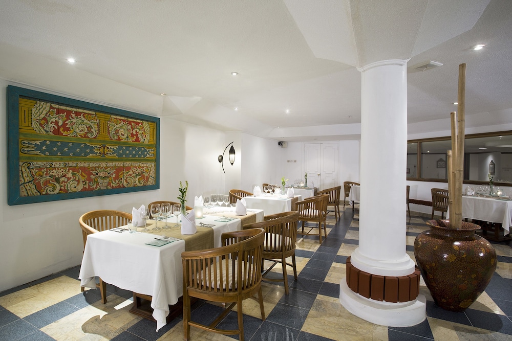 SOL by Melia Benoa Bali - All Inclusive — Restaurant & bars in Nusa Dua Tanjung Benoa
