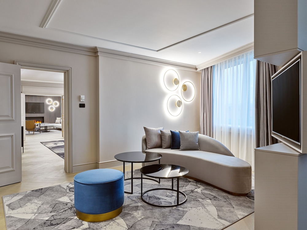 Sheraton Zagreb Hotel — Hotel rooms in Zagreb, Zagreb (city)
