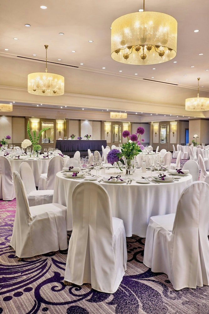 Sheraton Zagreb Hotel — Hotel building in Zagreb, Zagreb (city)