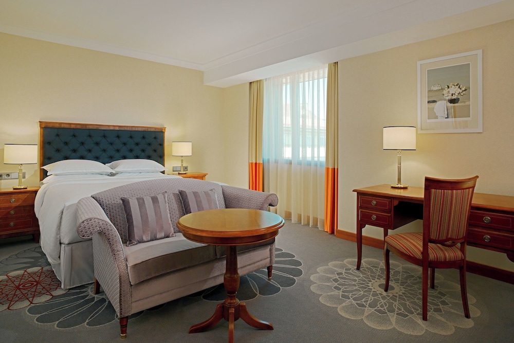 Sheraton Zagreb Hotel — Hotel rooms in Zagreb, Zagreb (city)