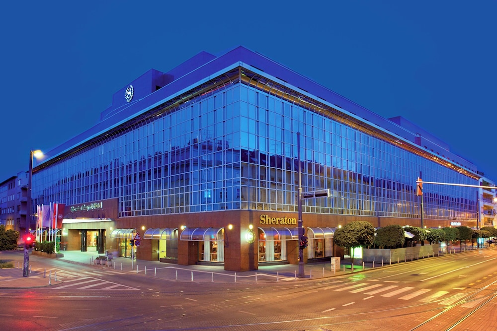 Sheraton Zagreb Hotel — Hotel building in Zagreb, Zagreb (city)