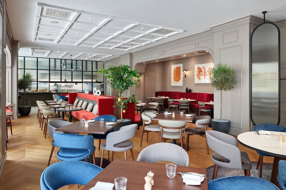 Sheraton Zagreb Hotel — Restaurant & bars in Zagreb, Zagreb (city)