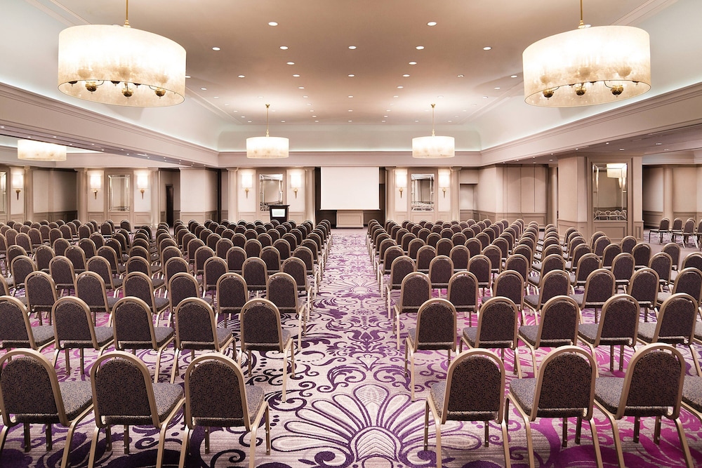 Sheraton Zagreb Hotel — Hotel building in Zagreb, Zagreb (city)
