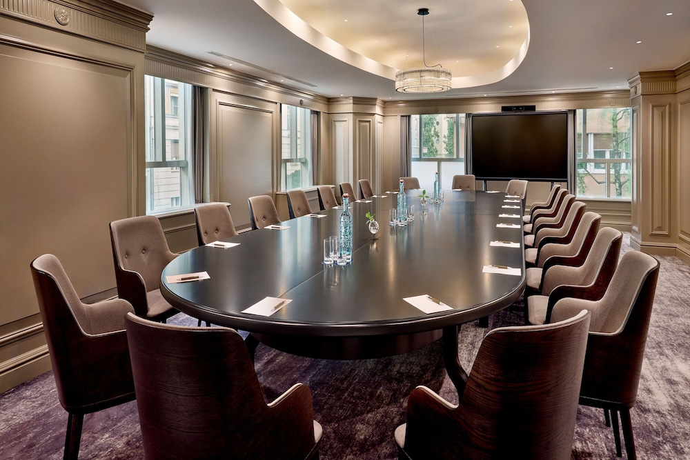 Sheraton Zagreb Hotel — Hotel building in Zagreb, Zagreb (city)