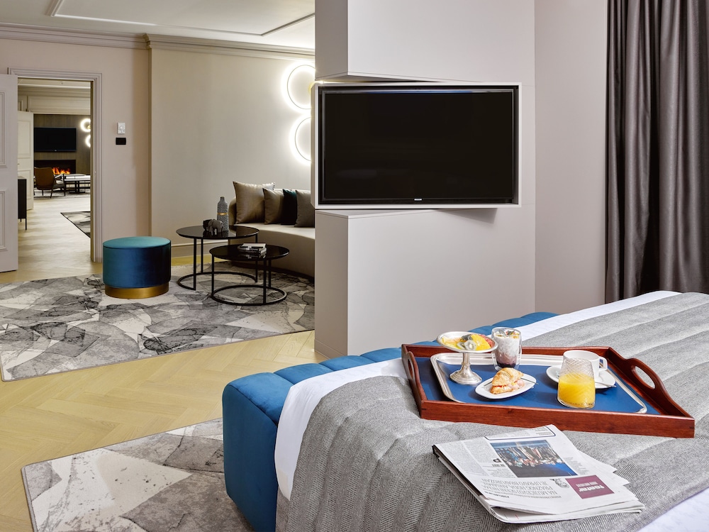 Sheraton Zagreb Hotel — Hotel rooms in Zagreb, Zagreb (city)