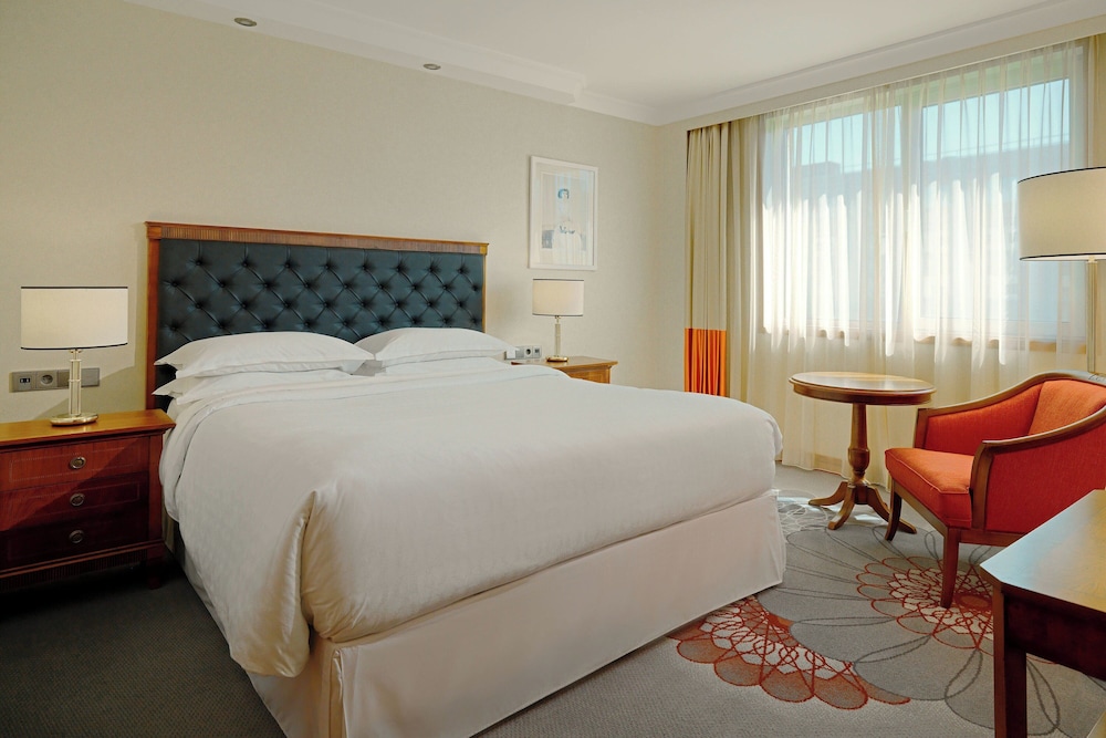 Sheraton Zagreb Hotel — Hotel rooms in Zagreb, Zagreb (city)