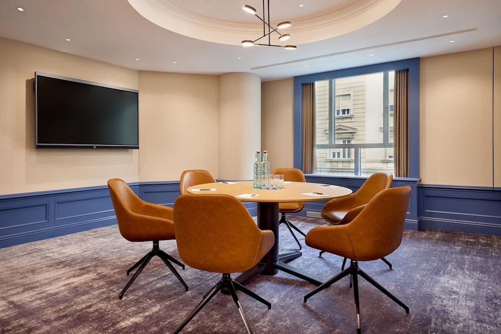 Sheraton Zagreb Hotel — Hotel building in Zagreb, Zagreb (city)