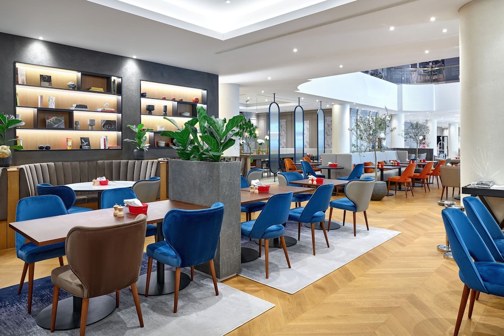 Sheraton Zagreb Hotel — Restaurant & bars in Zagreb, Zagreb (city)