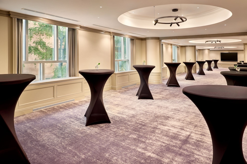Sheraton Zagreb Hotel — Hotel building in Zagreb, Zagreb (city)