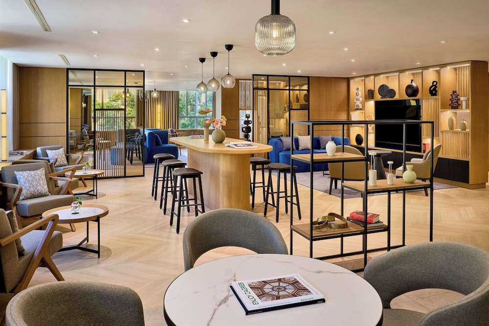 Sheraton Zagreb Hotel — Restaurant & bars in Zagreb, Zagreb (city)