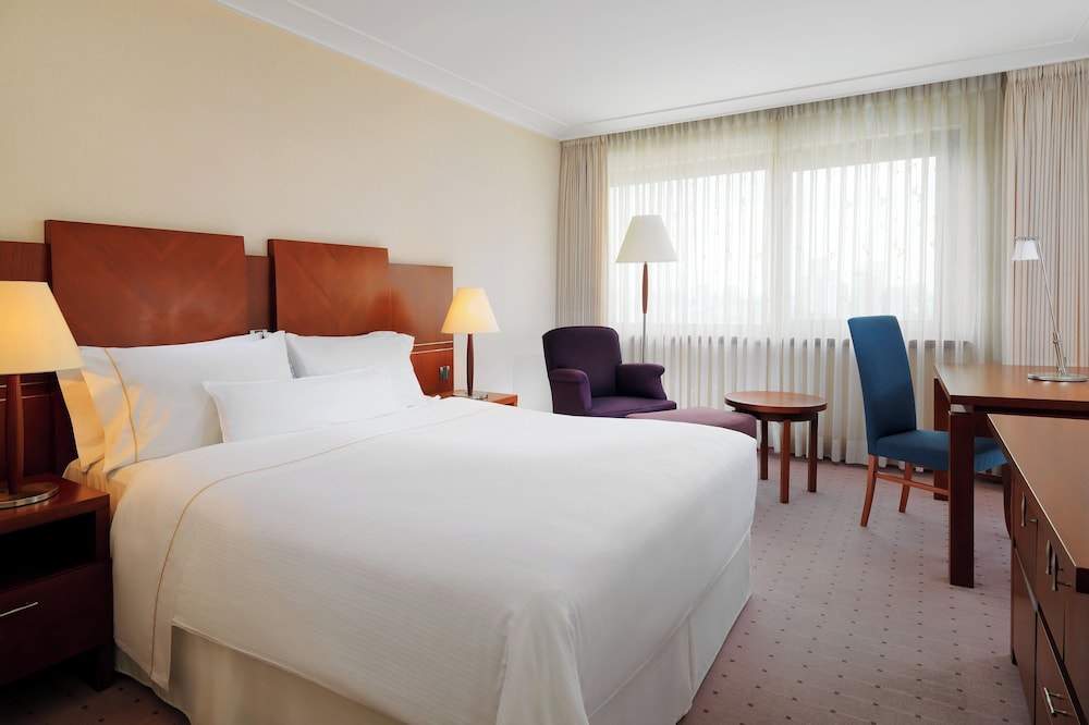 The Westin Zagreb — Hotel rooms in Zagreb, Zagreb (city)