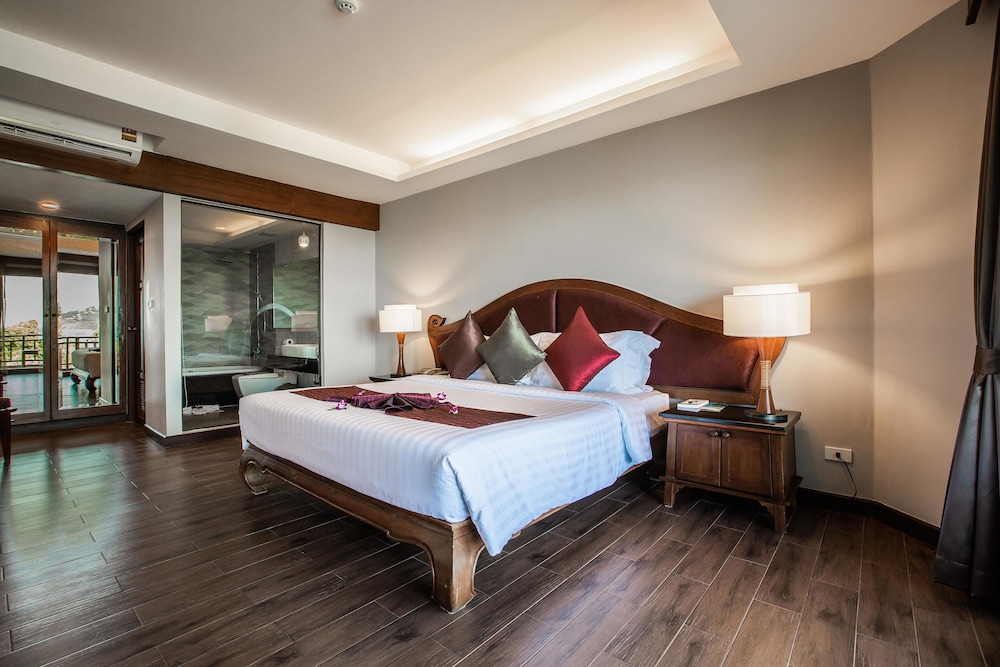 Nora Beach Resort and Spa — Hotel rooms in Bo Phut, Surat Thani