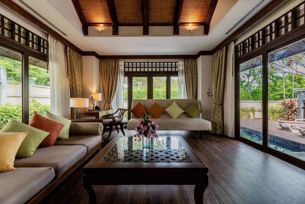 Nora Beach Resort and Spa — Hotel rooms in Bo Phut, Surat Thani