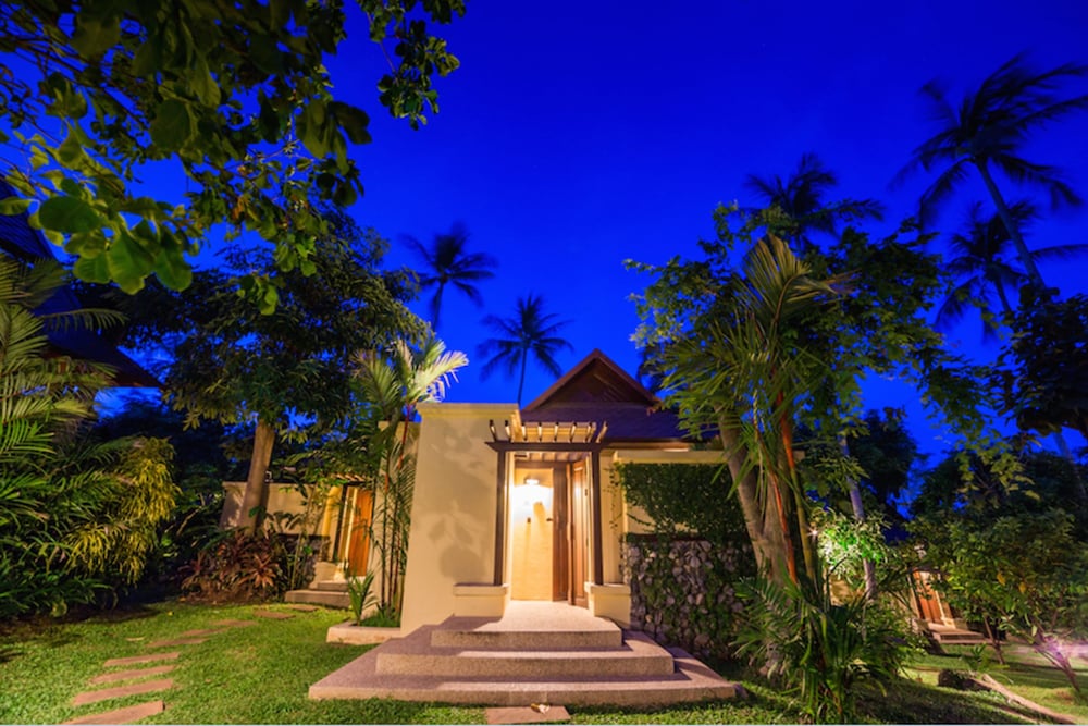 Nora Beach Resort and Spa — Hotel building in Bo Phut, Surat Thani
