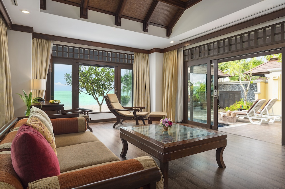 Nora Beach Resort and Spa — Hotel rooms in Bo Phut, Surat Thani