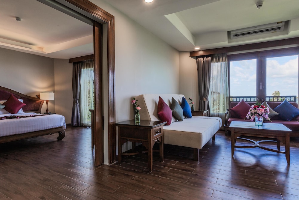 Nora Beach Resort and Spa — Hotel rooms in Bo Phut, Surat Thani