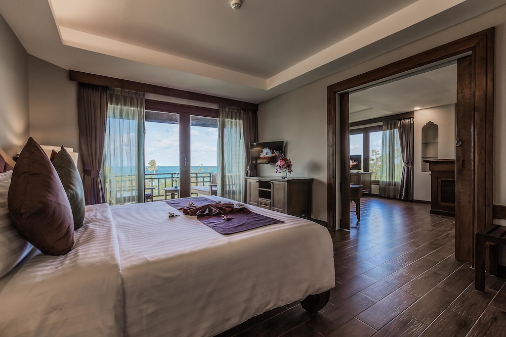 Nora Beach Resort and Spa — Hotel rooms in Bo Phut, Surat Thani