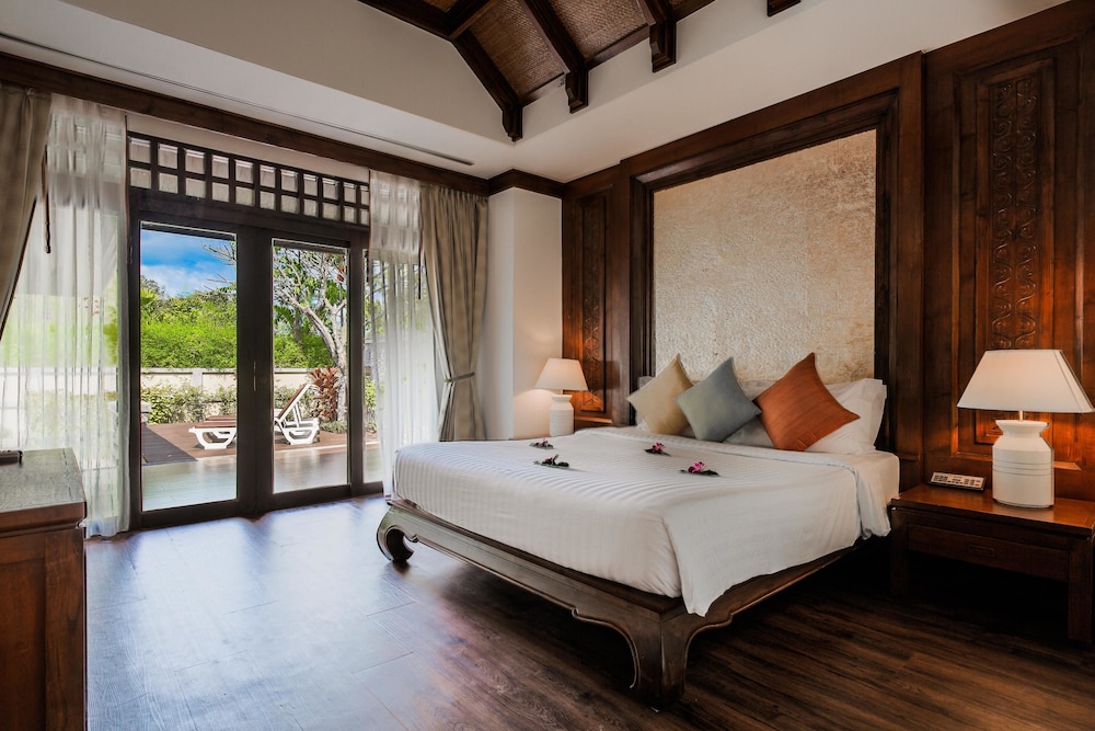 Nora Beach Resort and Spa — Hotel rooms in Bo Phut, Surat Thani