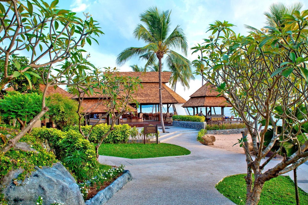 Nora Beach Resort and Spa — Restaurant & bars in Bo Phut, Surat Thani