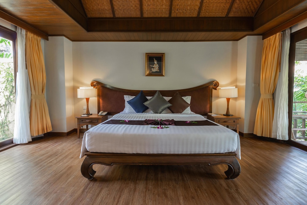 Nora Beach Resort and Spa — Hotel rooms in Bo Phut, Surat Thani
