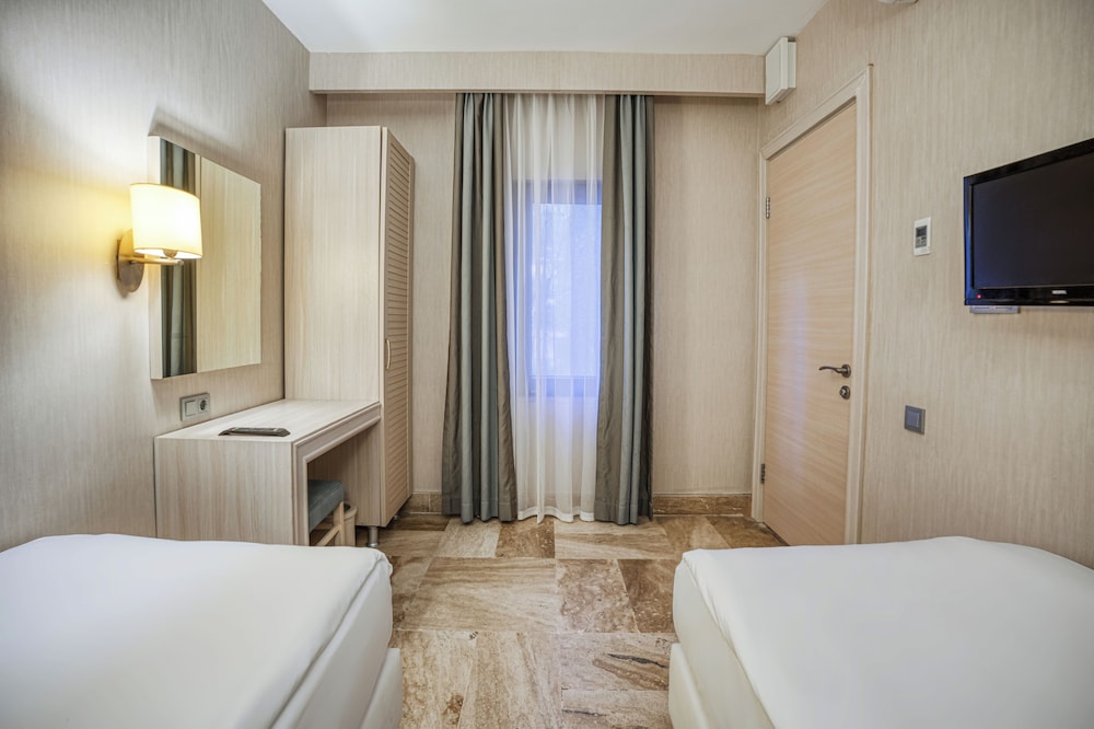 Martı Myra - All Inclusive — Hotel rooms in Kemer