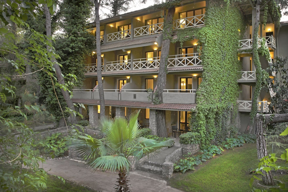 Martı Myra - All Inclusive — Hotel building in Kemer