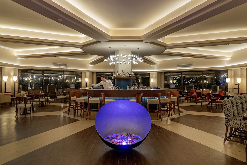 Martı Myra - All Inclusive — Restaurant & bars in Kemer