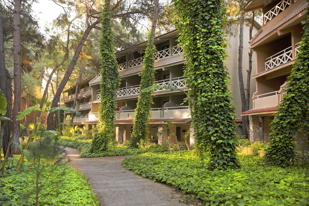 Martı Myra - All Inclusive — Hotel building in Kemer