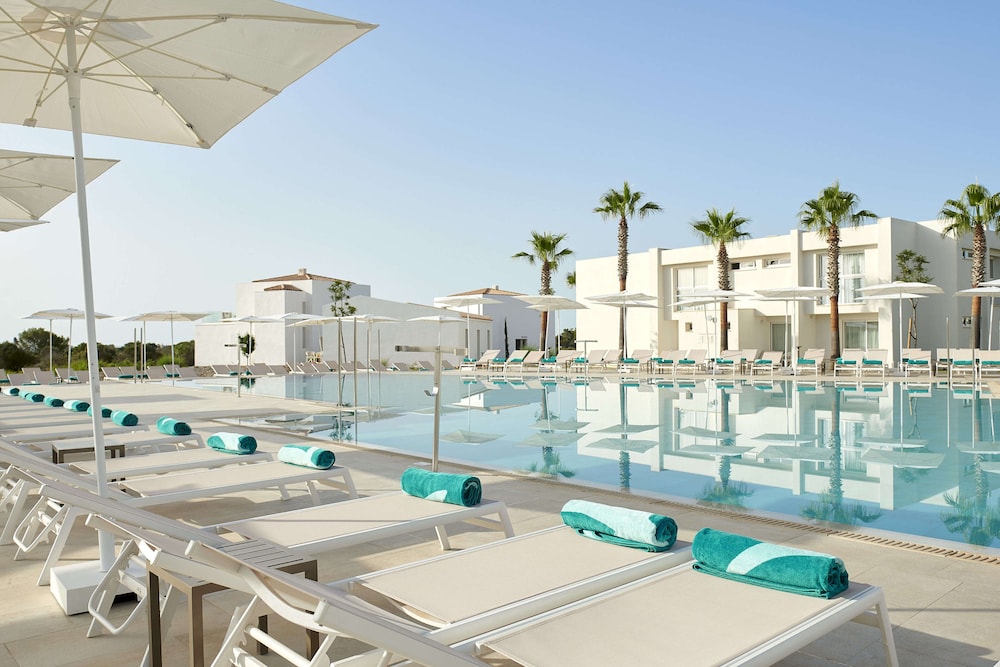Iberostar Waves Cala Domingos -All Inclusive — Swimming pool in Calas de Mallorca, Balearic Islands