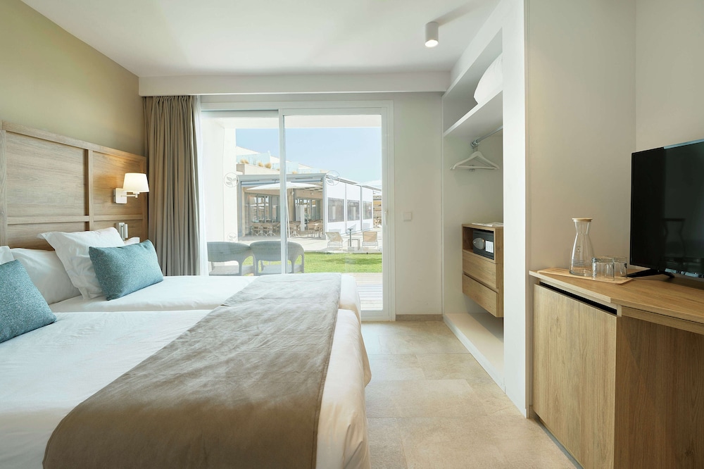 Iberostar Waves Cala Domingos -All Inclusive — Hotel rooms in Calas de Mallorca, Balearic Islands