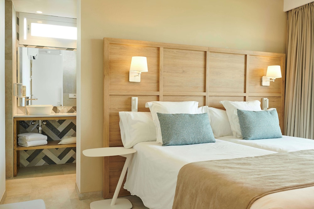 Iberostar Waves Cala Domingos -All Inclusive — Hotel rooms in Calas de Mallorca, Balearic Islands