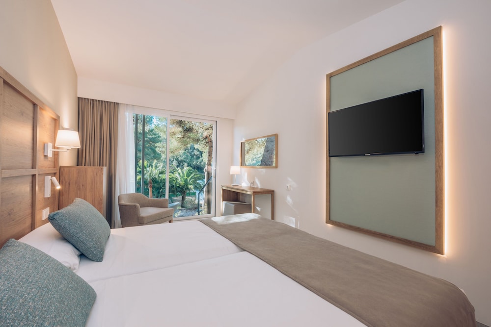 Iberostar Waves Cala Domingos -All Inclusive — Hotel rooms in Calas de Mallorca, Balearic Islands