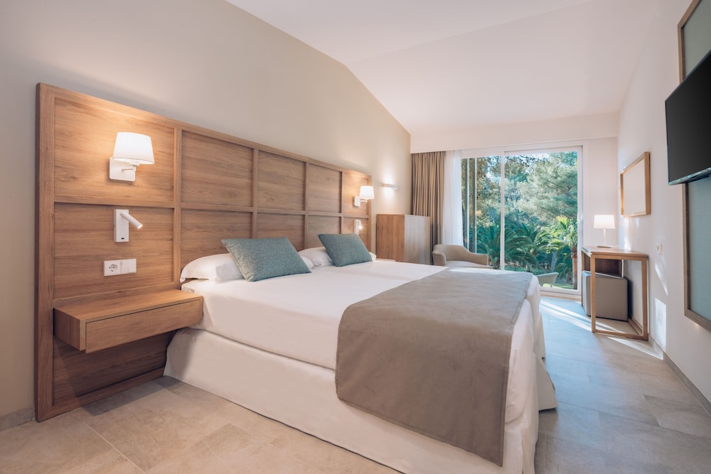 Iberostar Waves Cala Domingos -All Inclusive — Hotel rooms in Calas de Mallorca, Balearic Islands