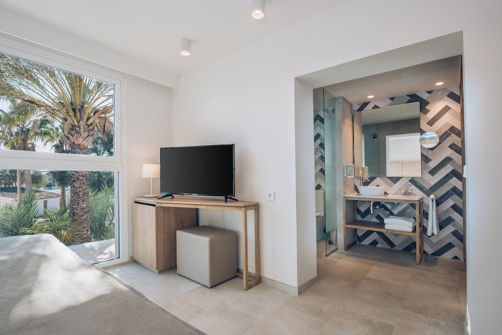 Iberostar Waves Cala Domingos -All Inclusive — Hotel rooms in Calas de Mallorca, Balearic Islands