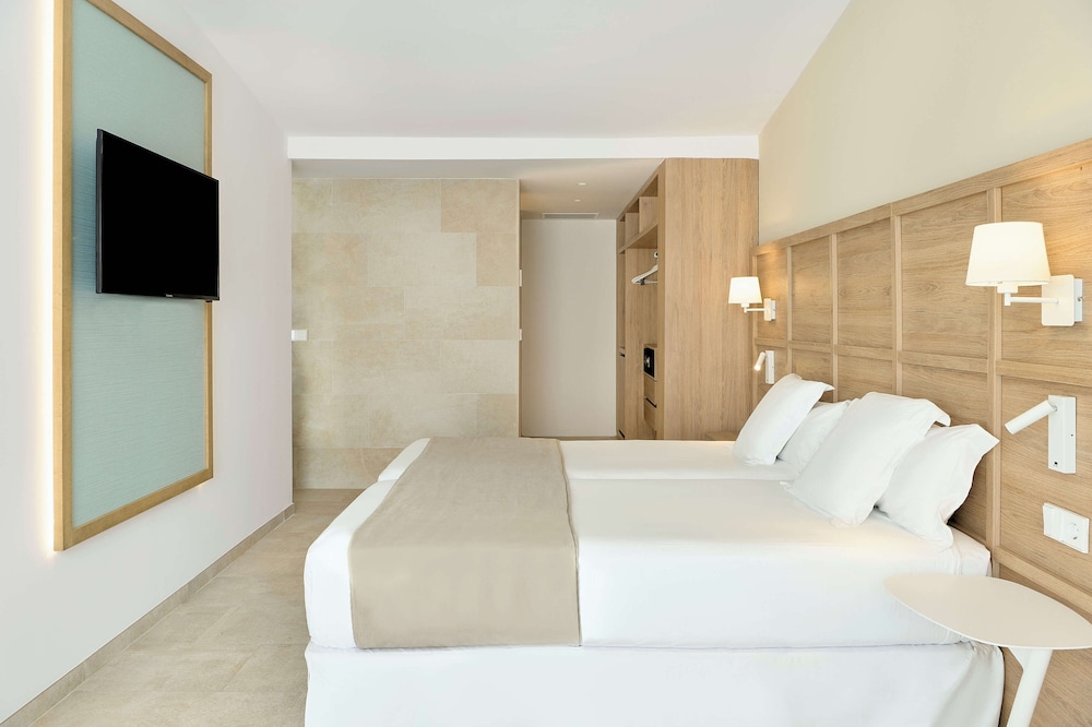 Iberostar Waves Cala Domingos -All Inclusive — Hotel rooms in Calas de Mallorca, Balearic Islands