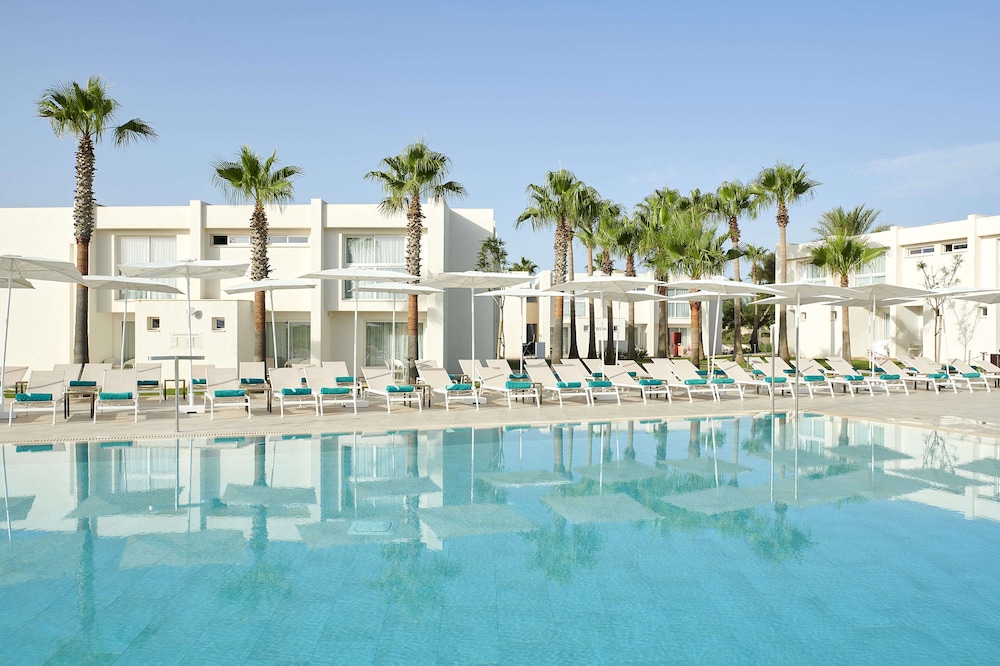 Iberostar Waves Cala Domingos -All Inclusive — Swimming pool in Calas de Mallorca, Balearic Islands