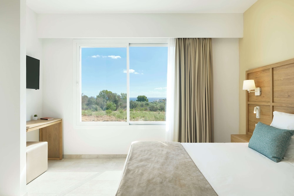Iberostar Waves Cala Domingos -All Inclusive — Hotel rooms in Calas de Mallorca, Balearic Islands