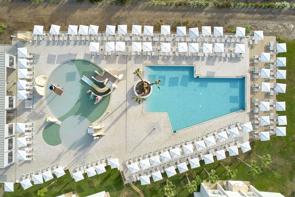 Iberostar Waves Cala Domingos -All Inclusive — Swimming pool in Calas de Mallorca, Balearic Islands