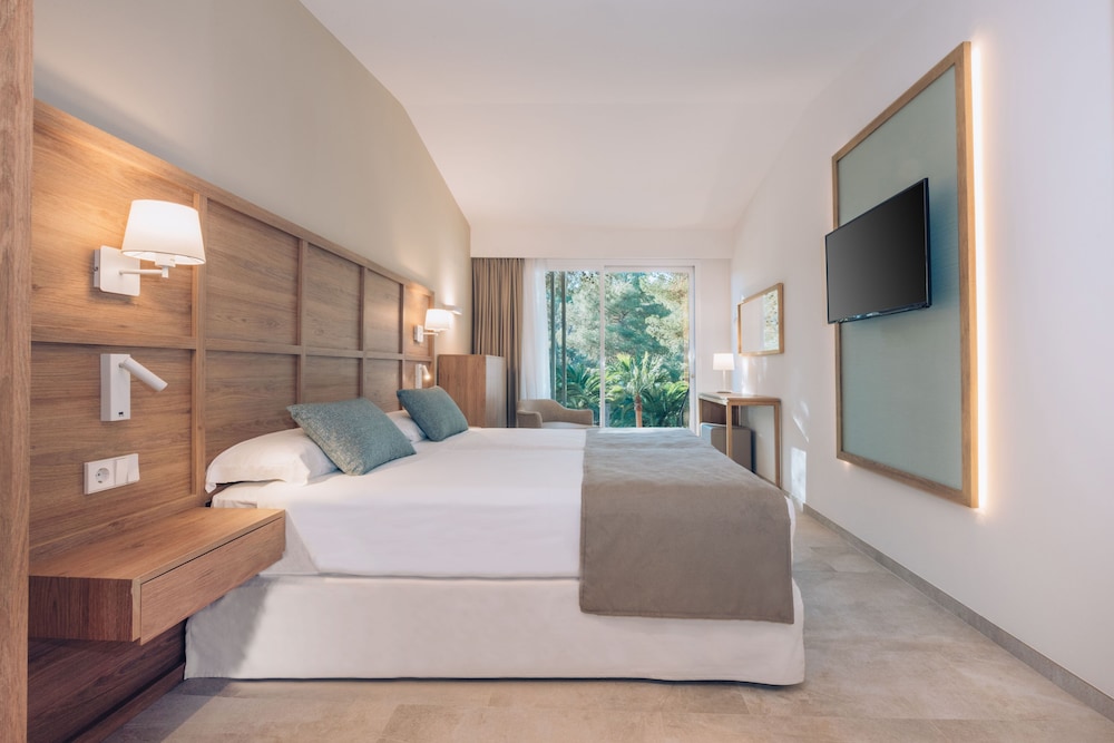 Iberostar Waves Cala Domingos -All Inclusive — Hotel rooms in Calas de Mallorca, Balearic Islands